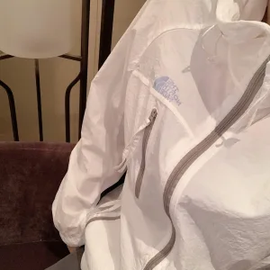 1:1 Luxury North Coat