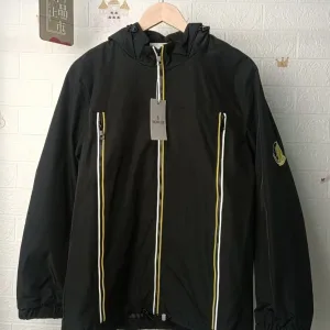 Luxury High Quality Moncler Coat Red Quick-Drying Autumn