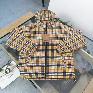 Luxury Burberry Outerwear Red High-Quality Materials Autumn Winter