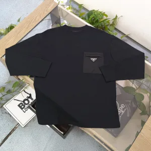 High Quality Prada Long-Sleeved T-Shirt Red Cotton Pure Easy To Match Simple Design Autumn Winter