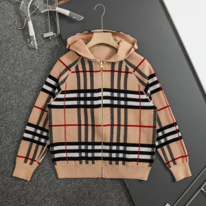 Super Clone AAA Burberry Outerwear Red Wool Cashmere Jacquard Lace Retro British Loose Cut