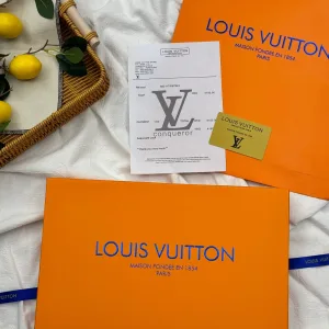 Luxury Designer Louis Vuitton Shawl Red Jacquard Winter