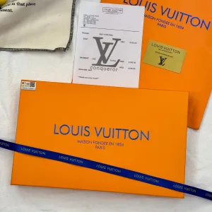 Designer Louis Vuitton Shawl Red Cashmere Jacquard Winter