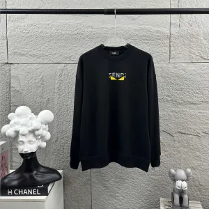 Reps Luxury Fendi Long-Sleeved Black Autumn Winter Early