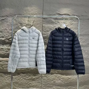 Reps AAA Archaeopteryx Outerwear Red Down Nylon Fabric Simple Design Winter Embroidery Zippered Pocket