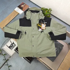 Designer The North Face Jacket Red Street Style Outdoor Functionality Clean Cut Patch