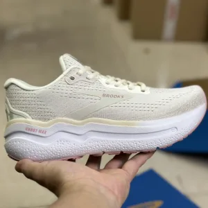 Designer AAA Brooks Sneakers Red Running Style