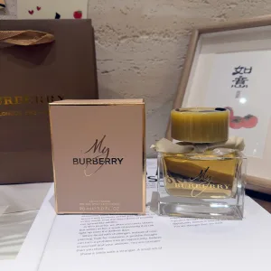 AAA Burberry Kd Red Lady Down Patch