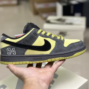 Luxury High Quality Nike Sneakers Red Suede Rubber Outsole High-Quality Materials Skateboarding
