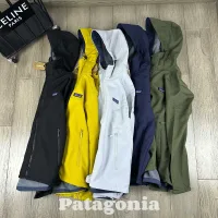 Reps Patagonia Coat Red Softshell Fabric Soft And Smooth To The Touch