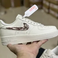 Reps Nike Sneakers Red Even Stitching