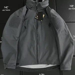 Designer Archaeopteryx Windbreaker Green Gore-Tex Nylon Embroidery
