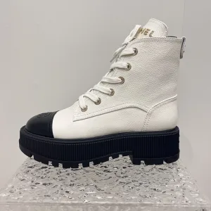 AAA Reps Chanel Dr. Martens Boots Red Cowhide Rubber Outsole Lace Winter