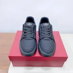 Aaa Designer Valentino Calfskin Sneakers
