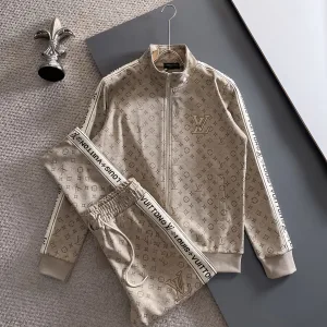 High Quality Louis Vuitton Abs Suit For Autumn