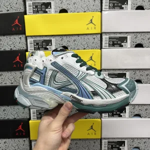 Luxury Reps Balenciaga Sneakers