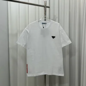 Reps Super Clone Prada Short-Sleeved T-Shirt Red Cotton Pure Leather Patch
