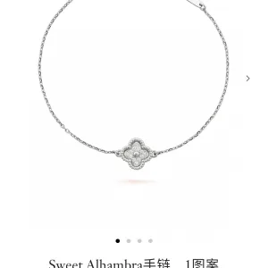 Super Clone AAA Van Cleef & Arpels Bracelet Red