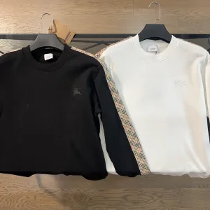 Luxury Reps Burberry Long-Sleeved Red Winter Patch