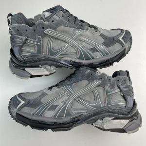 Luxury Balenciaga Casual Shoes Color