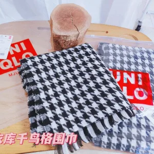 AAA Uniqlo Shawl Black Woven Fabric Simple And Versatile High-Quality Design Winter
