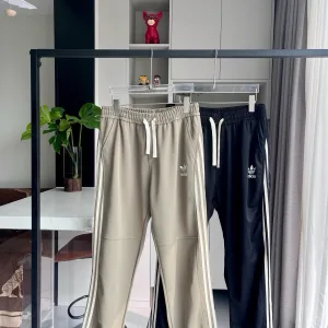 Reps Adidas Sweatpants Black Easy To Match