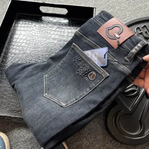 Designer AAA Moncler Jeans Red Acrylic Denim Metal Logo