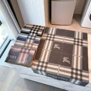 Luxury Burberry Scarf Red Autumn Winter