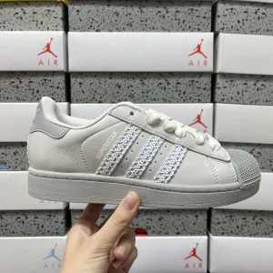 Designer Adidas Ruler