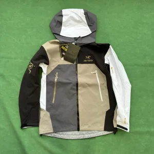 Super Clone High Quality Earth Jacket Blue Gore-Tex Embroidery Patch