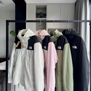 Reps The North Face Outerwear Red Winter Patch