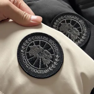 Designer AAA Canada Goose Hoodies Red Down Duck Street Style Professional Outdoor Abrasion-Resistant Fabric