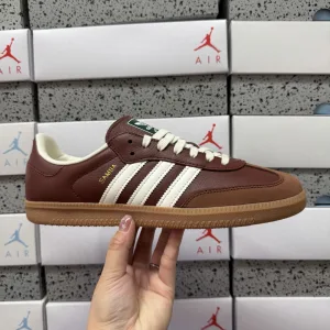 Super Clone AAA Adidas Sneakers