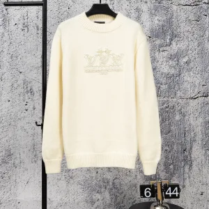 Luxury High Quality Louis Vuitton Sweater Red Eva Wool Blend Plush Streetwear Sophistication Spring Summer
