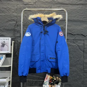 Designer Canada Goose Jacket Red Cotton Pure Feather Duck Down Polyester Coated Fabric Embroidery