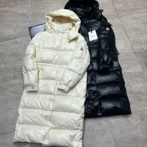 Luxury Moncler Outerwear Black Down Nylon Adjustable Drawstring Simple And Elegant Winter